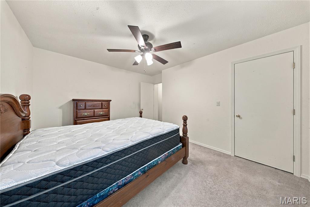 300 Greentree Road Property Photo 15