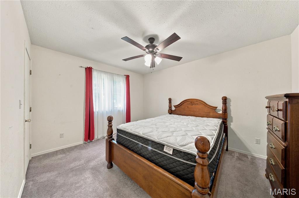 300 Greentree Road Property Photo 16
