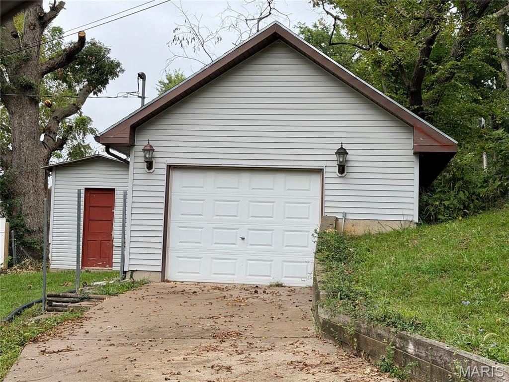 700 Hazel Property Photo 3