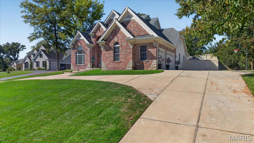 821 N Spoede Road Property Photo 4
