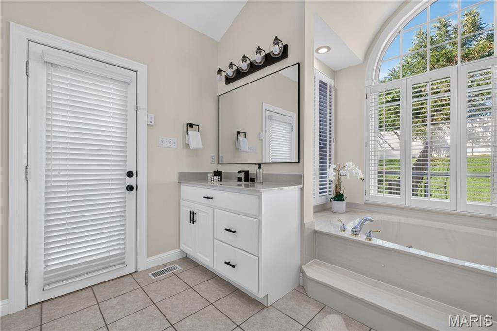 821 N Spoede Road Property Photo 43