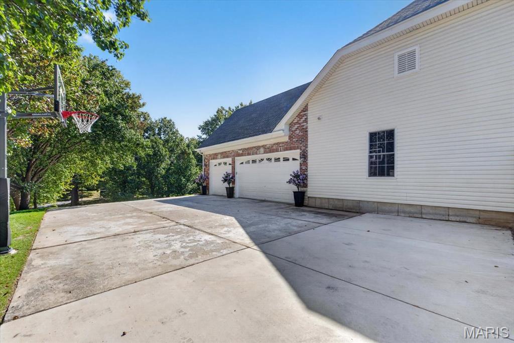 821 N Spoede Road Property Photo 81
