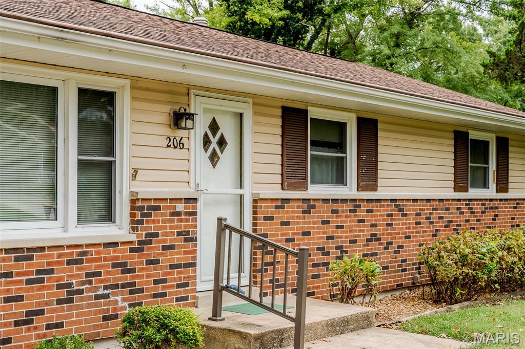 206 Valley Drive Property Photo 3