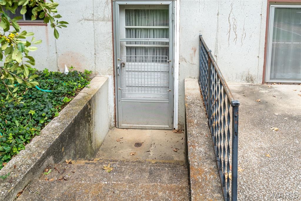 206 Valley Drive Property Photo 27