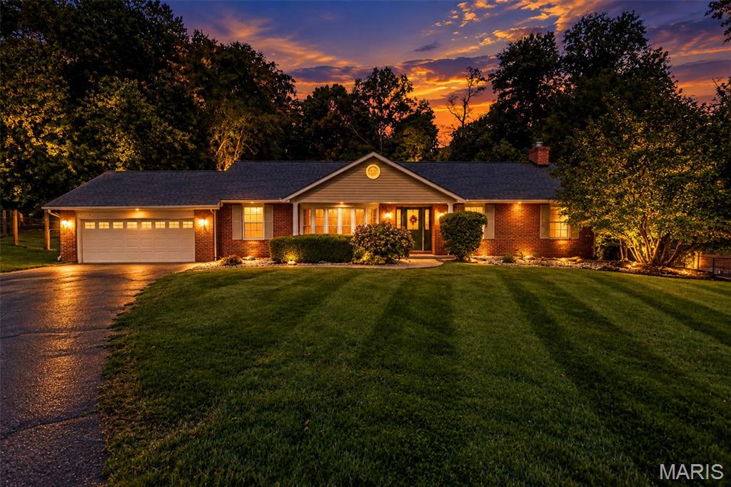 9 Robin Lane Property Photo 1