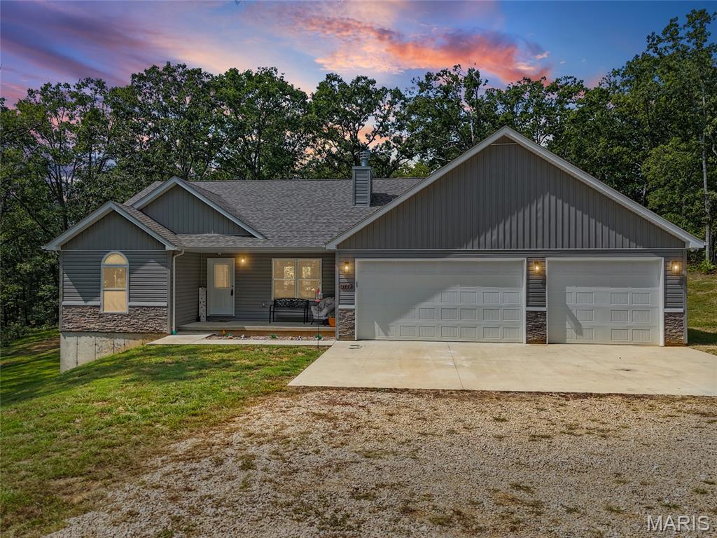 1103 Hickory Court Property Photo 1
