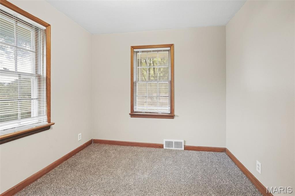 9725 Griffin Drive Property Photo 12