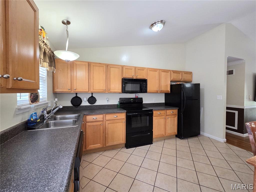 8144 S Slope Drive Property Photo 2
