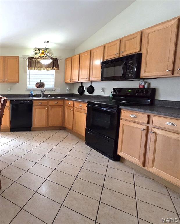8144 S Slope Drive Property Photo 3