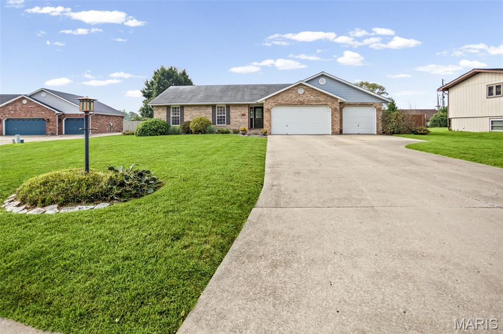2724 Bryden Court Property Photo 1