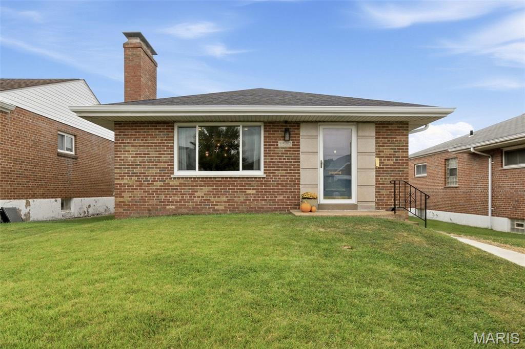 5562 Lindenwood Avenue Property Photo 1