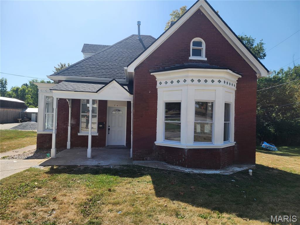 216 E Walton Street Property Photo 1