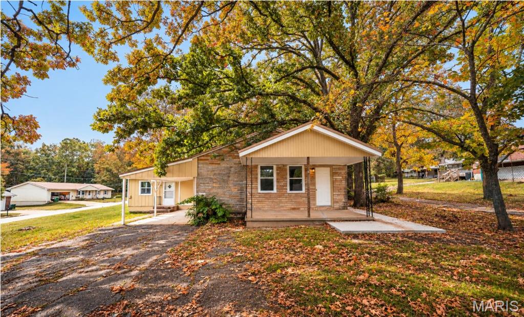 401 Fort Wyman Road Property Photo 1