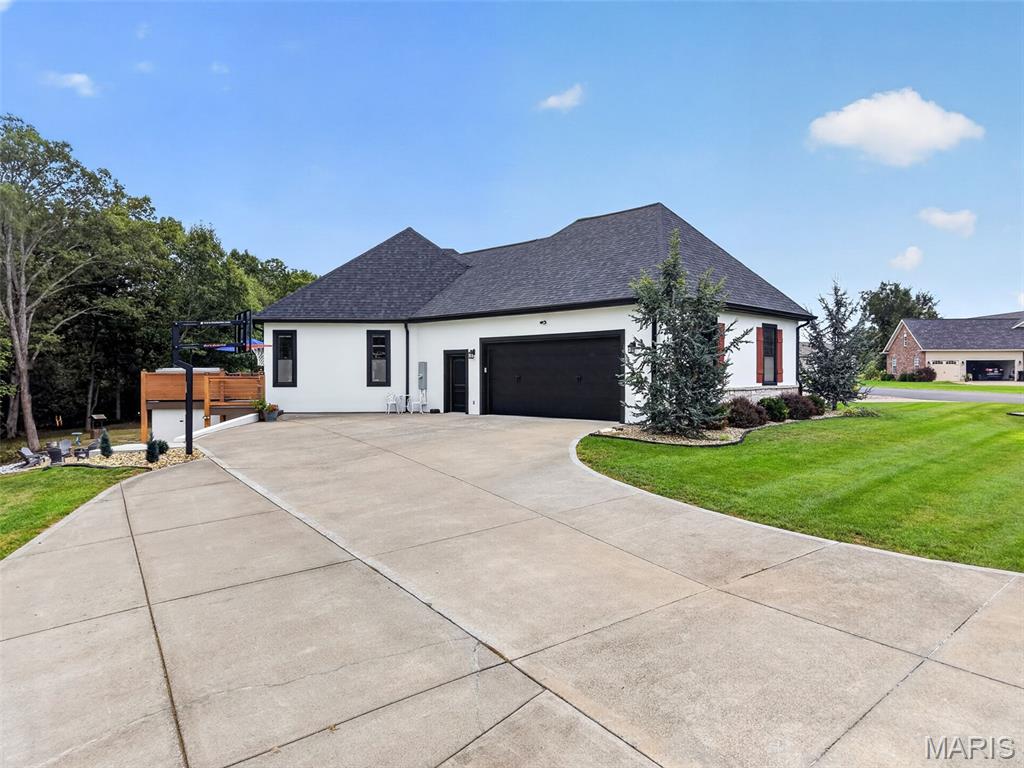 11 Little Lake Court Property Photo 2