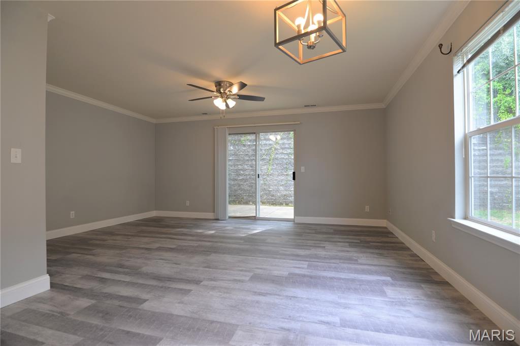 5339 Lakewood Terrace Property Photo 8