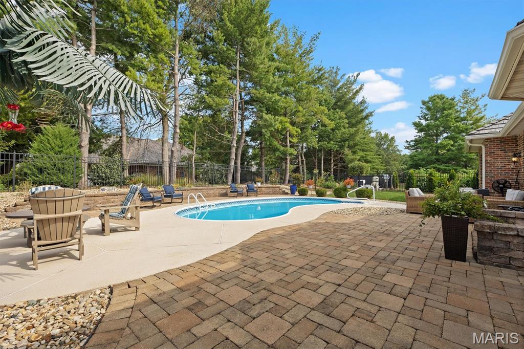 1205 S Oxfordshire Lane Property Photo 45