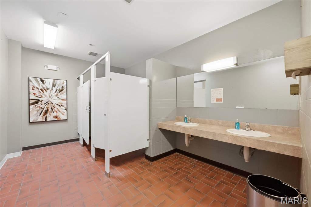 26060564 Property Photo 81