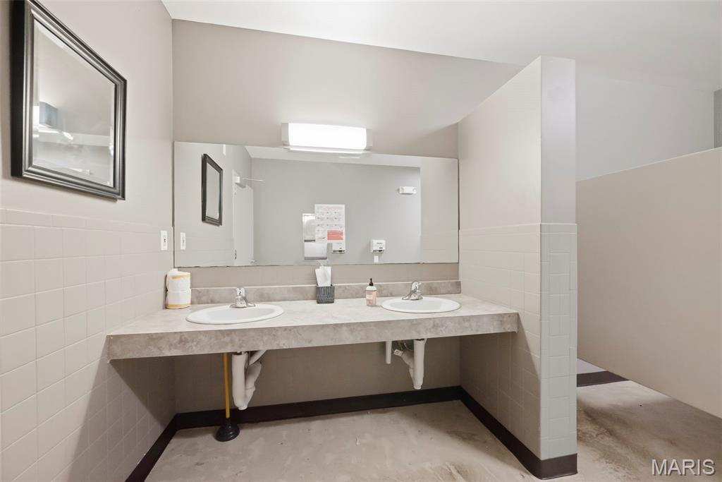 26060564 Property Photo 83