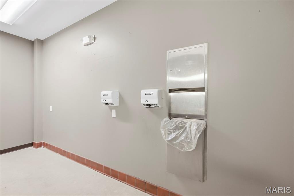26060564 Property Photo 85