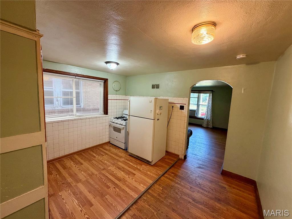 4928 Winona Avenue Property Photo 6