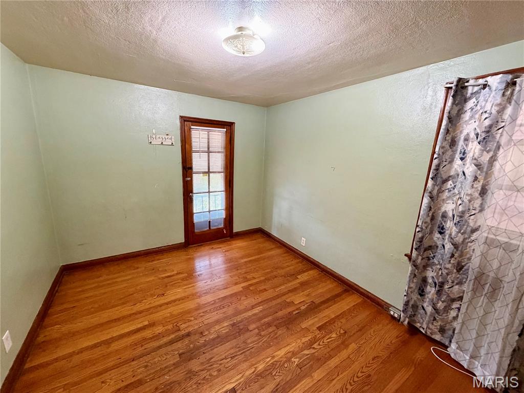 4928 Winona Avenue Property Photo 11