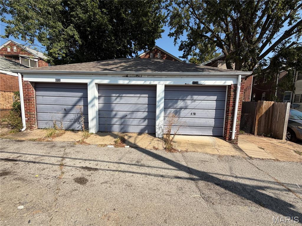 4928 Winona Avenue Property Photo 18