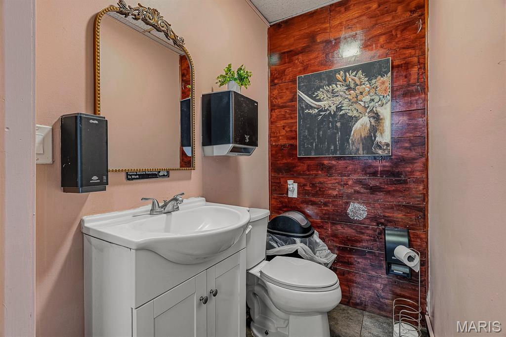 101 First Street Property Photo 38