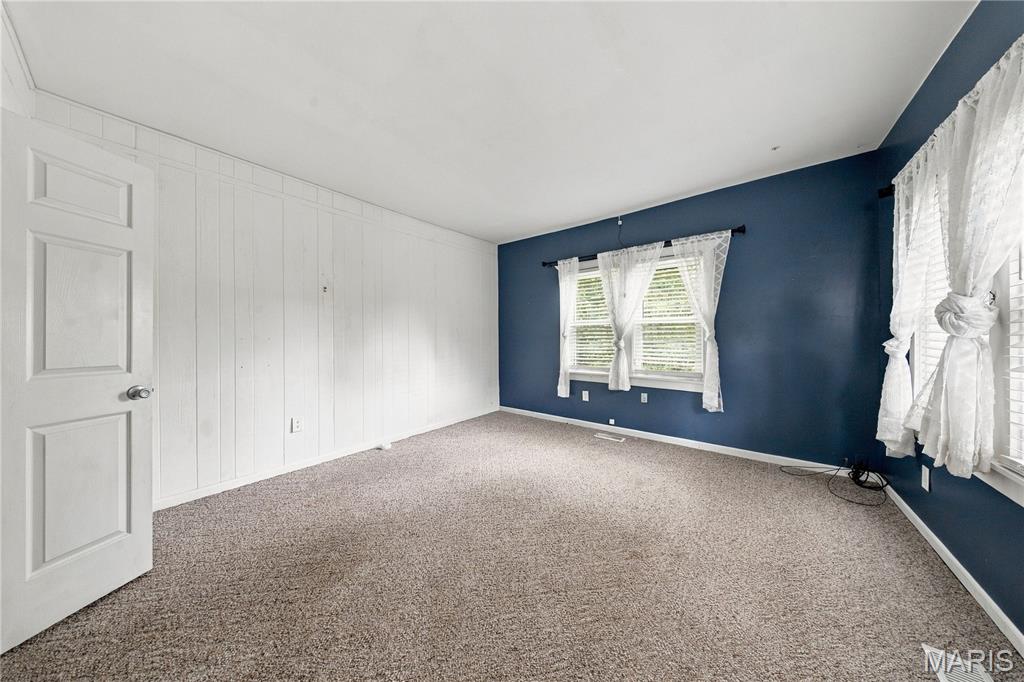 807 E 4th Street Property Photo 4