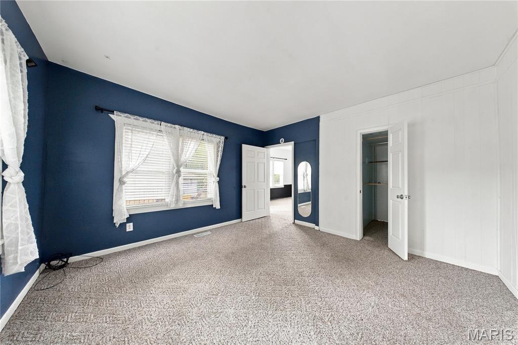 807 E 4th Street Property Photo 5