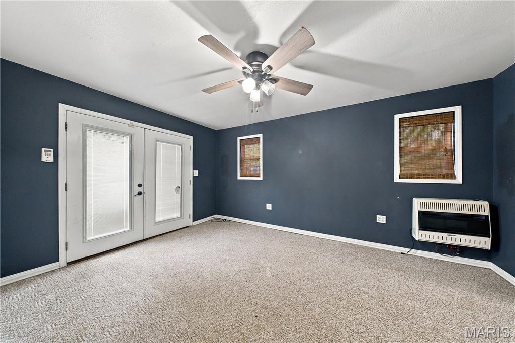 807 E 4th Street Property Photo 12