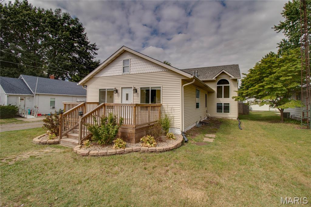 409 E Teak Street Property Photo 1