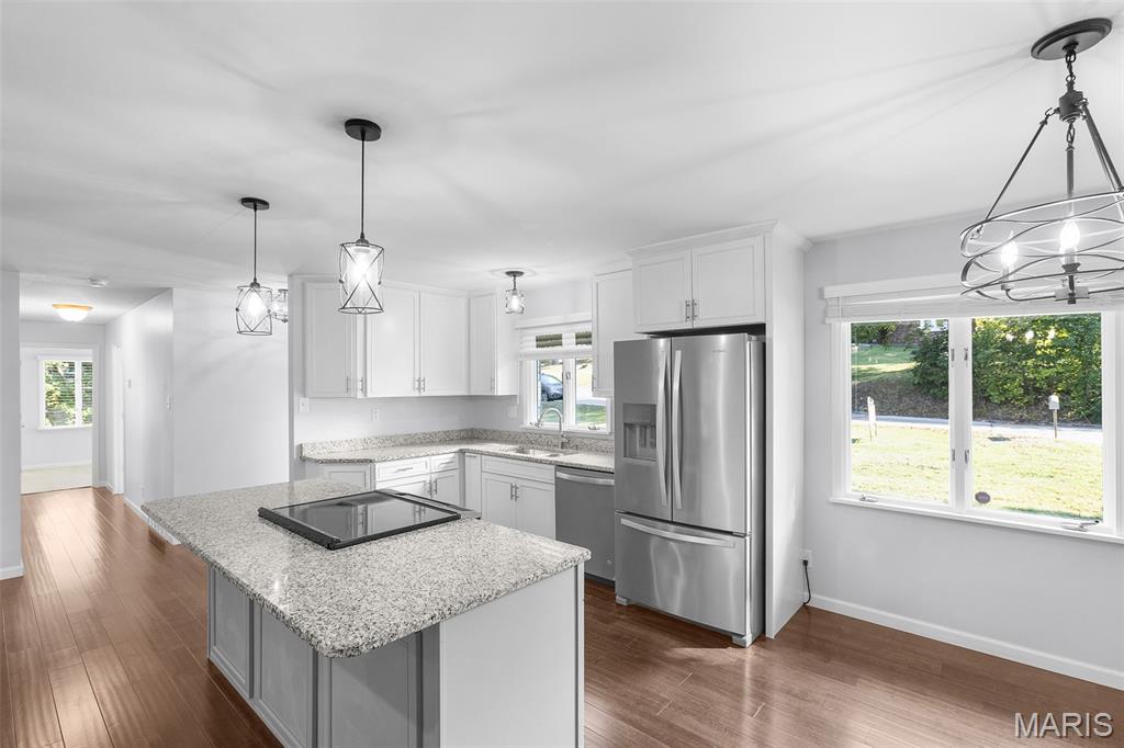 1107 S Shawnee Boulevard Property Photo 1