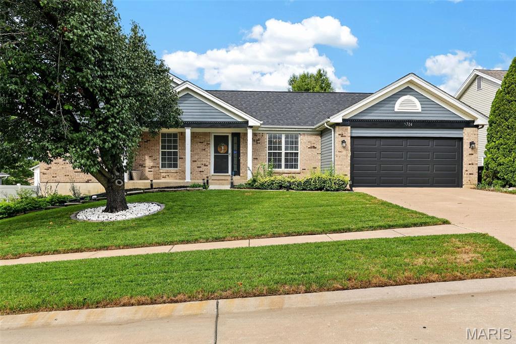1704 Fairview Farms Circle Property Photo 1