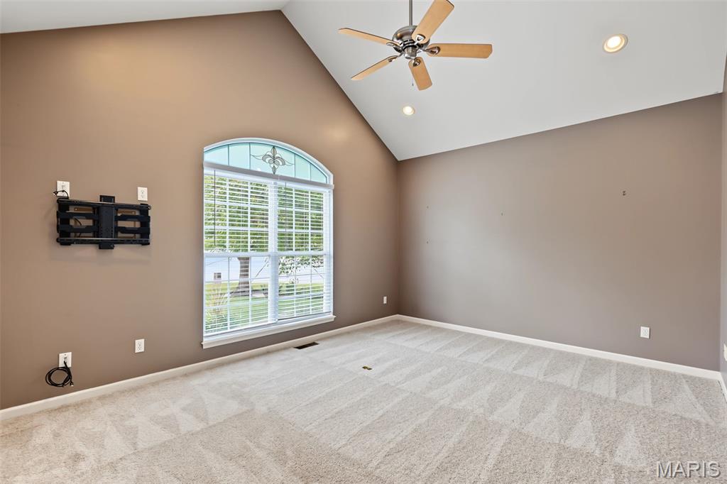 1052 Brook Mont Drive Property Photo 8