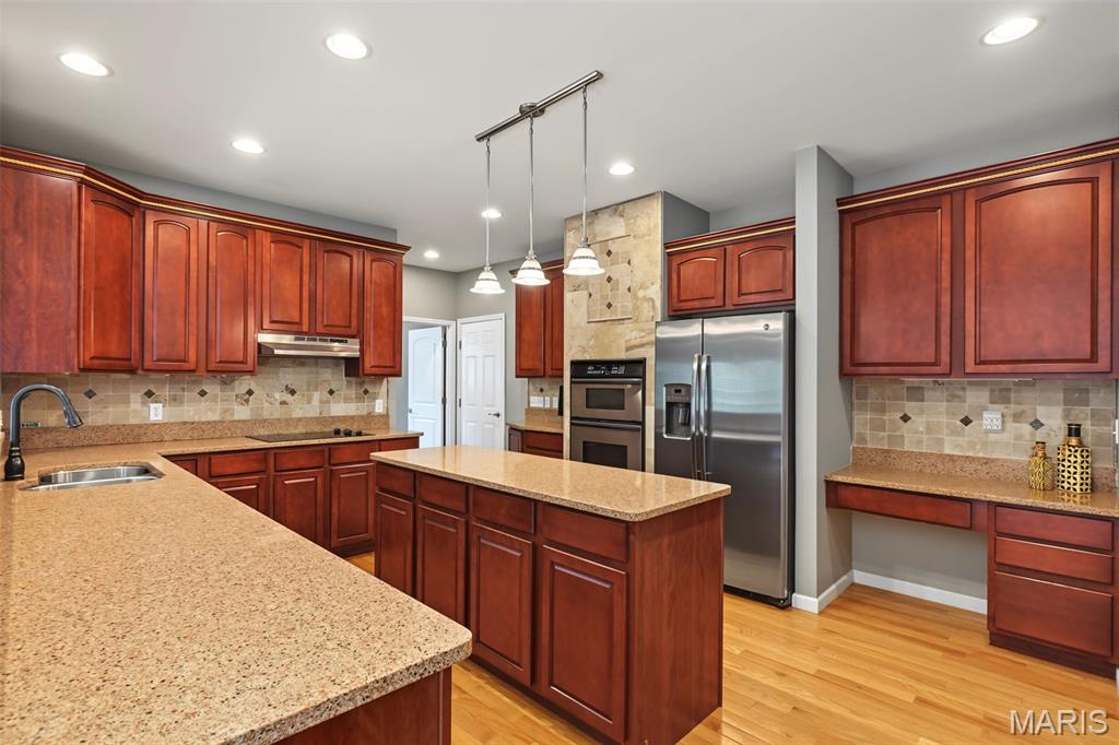 1052 Brook Mont Drive Property Photo 25