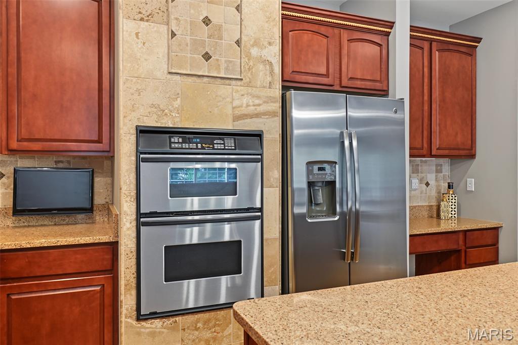 1052 Brook Mont Drive Property Photo 27