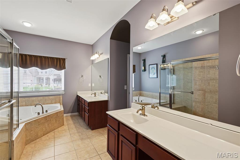 1052 Brook Mont Drive Property Photo 34