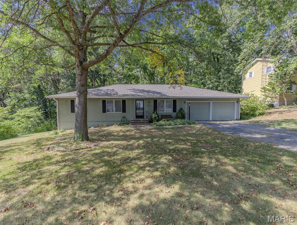 320 Hillcrest Drive Property Photo 1
