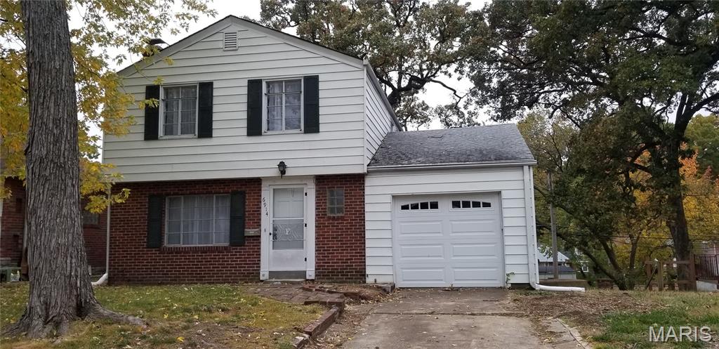 6914 Willow Wood Drive Property Photo 1