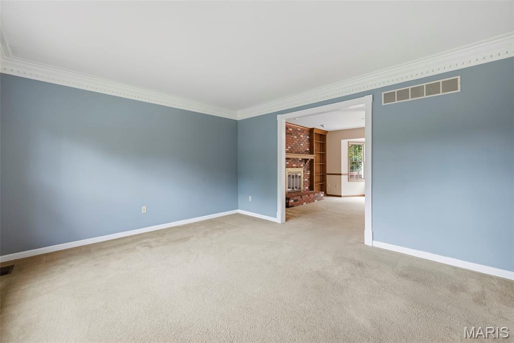 176 Spring Oaks Drive Property Photo 5