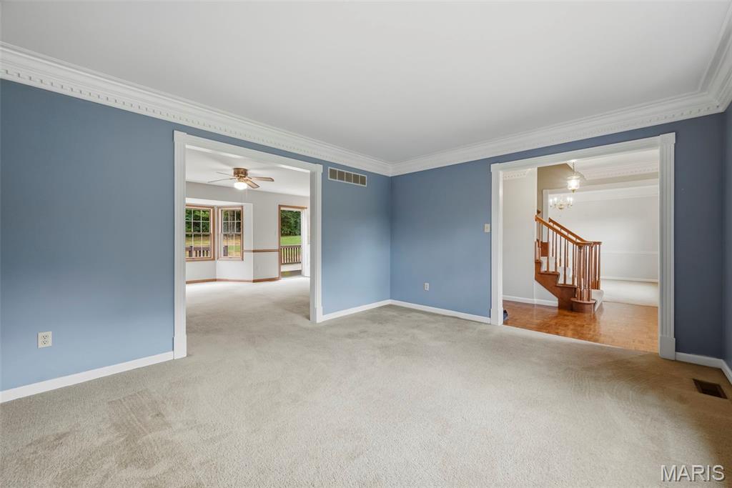 176 Spring Oaks Drive Property Photo 5
