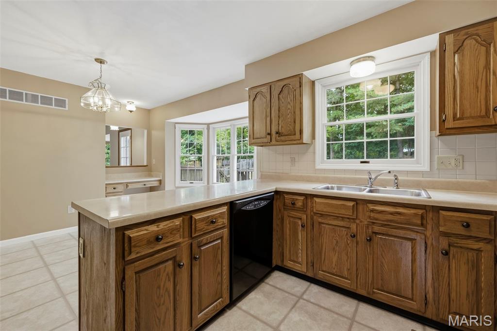 176 Spring Oaks Drive Property Photo 18