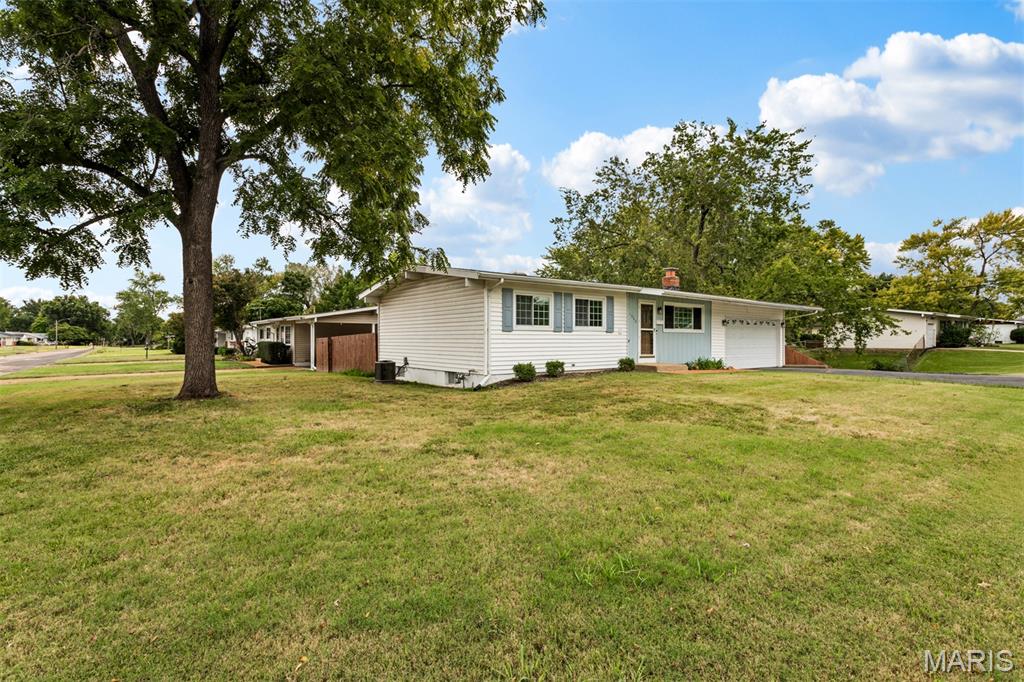 1060 Loveland Drive Property Photo 2