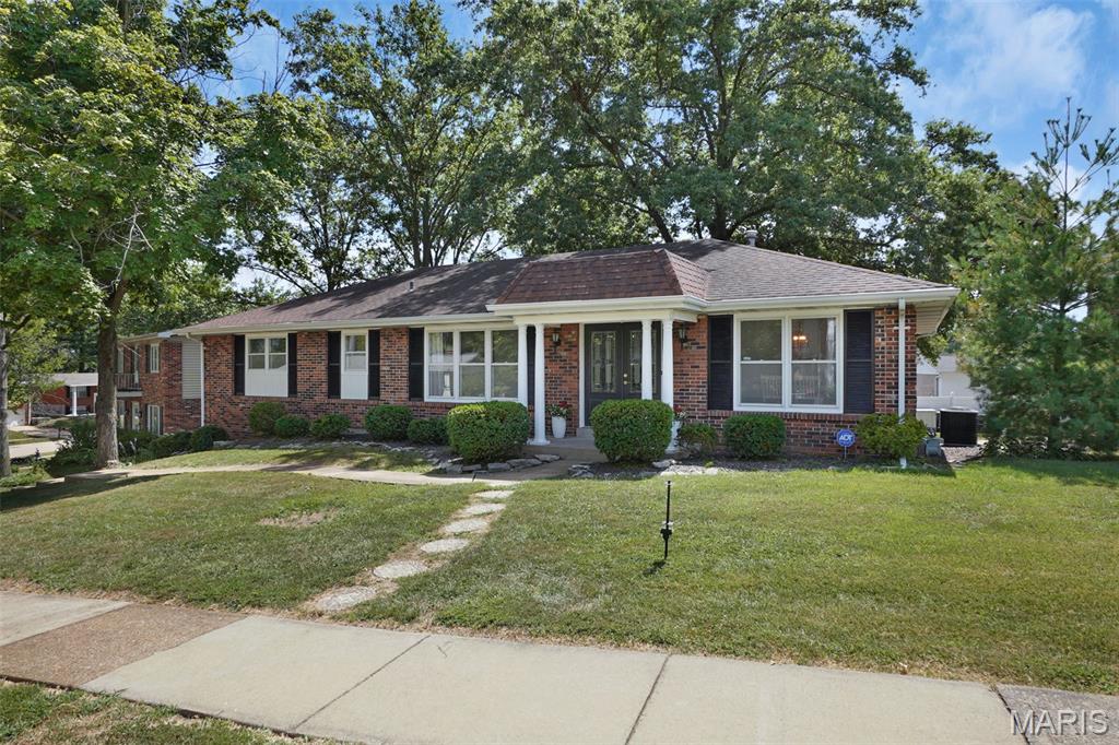 3216 Yorkchester Drive Property Photo 1