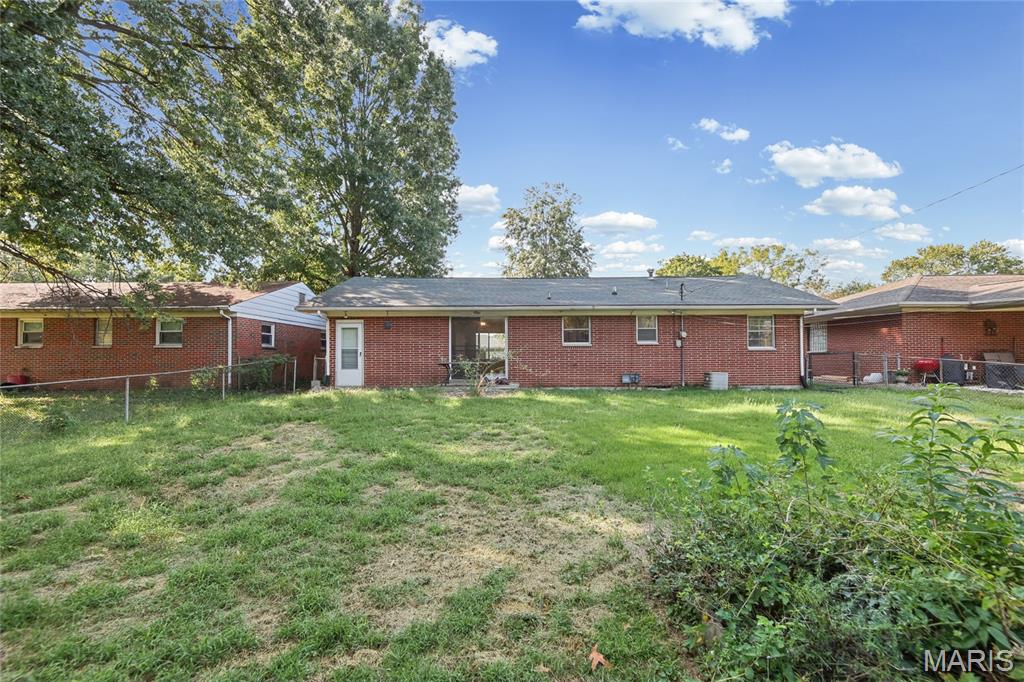 4103 S Park Drive Property Photo 3