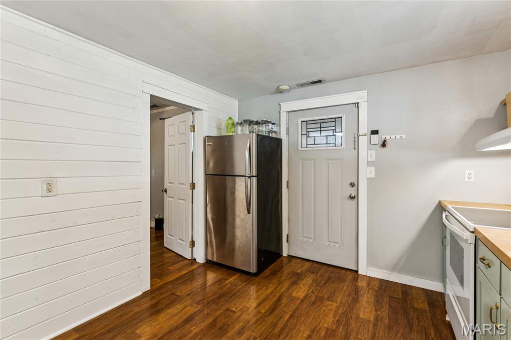 2639 Highway 100 Property Photo 16