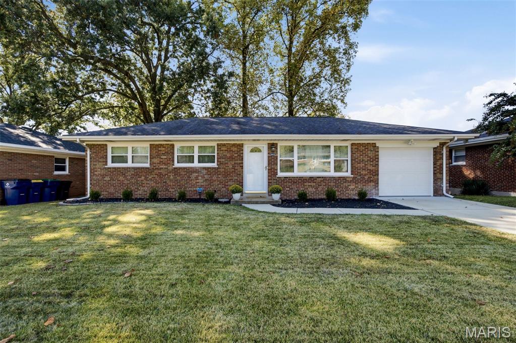 8635 Villa Crest Drive Property Photo 1