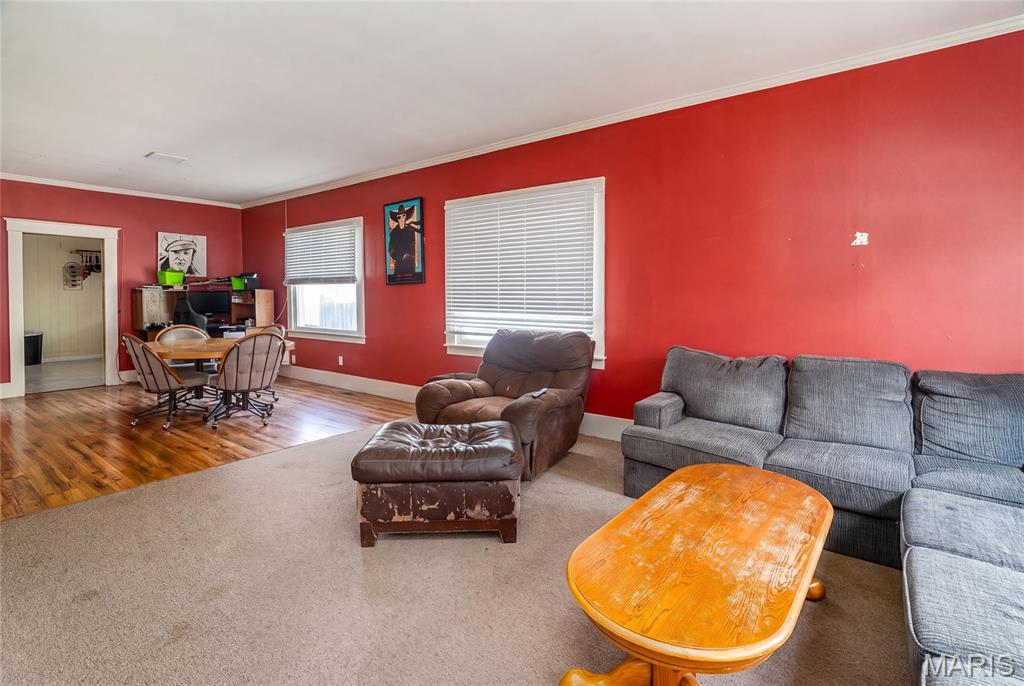 1207 Maple Property Photo 3