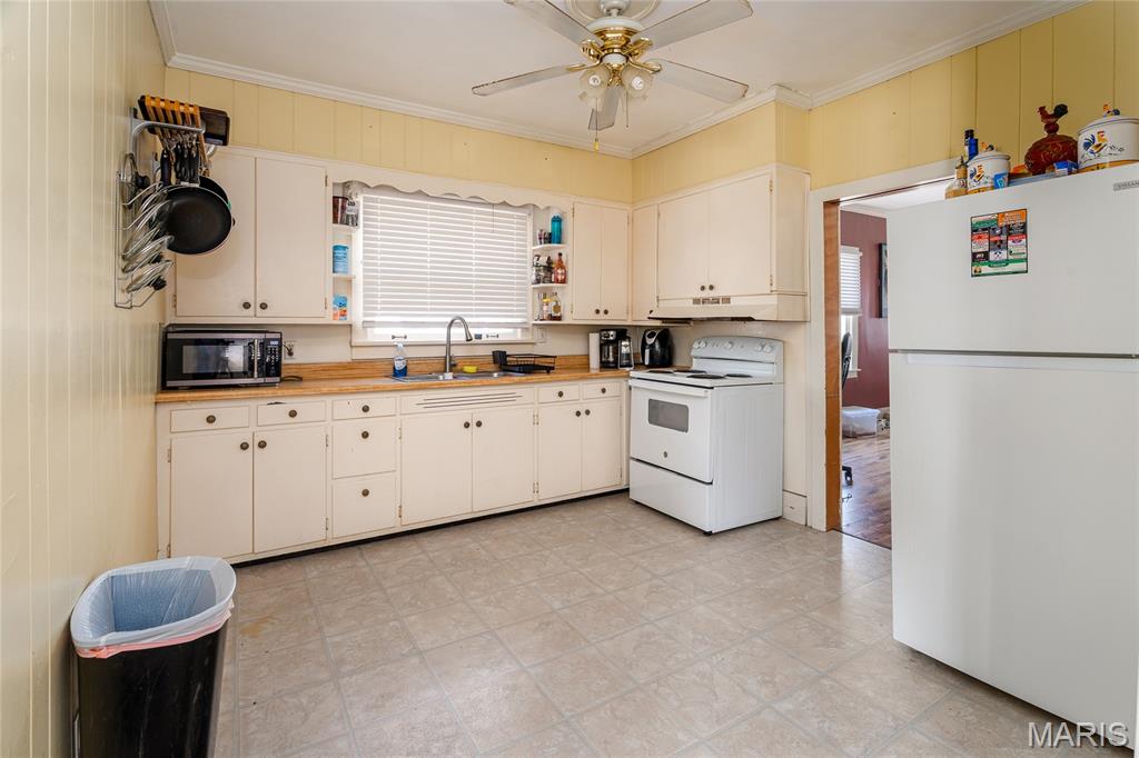 1207 Maple Property Photo 5