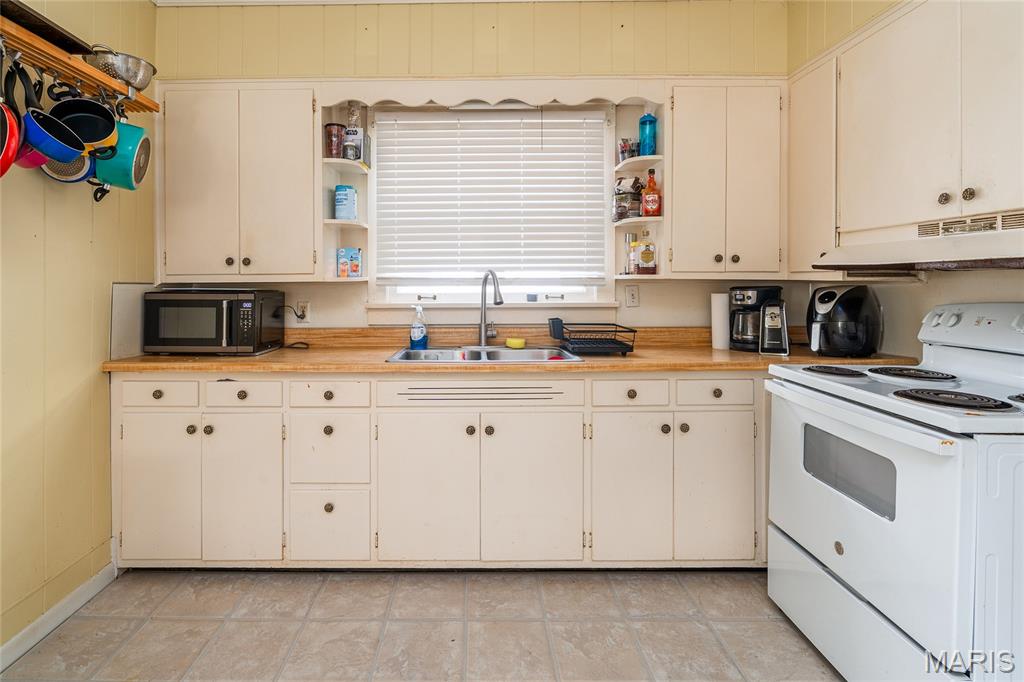 1207 Maple Property Photo 6